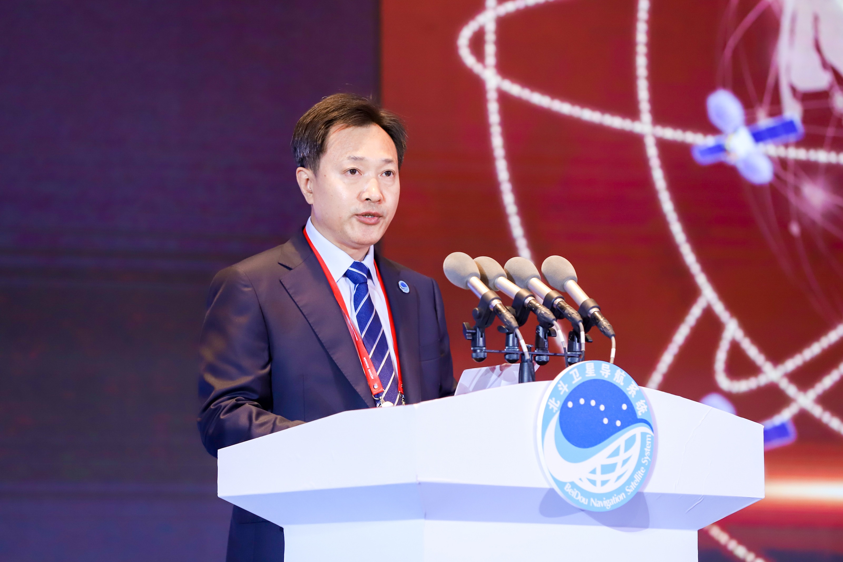 中国卫星导航系统委员会主席何玉彬在年会开幕式上致辞